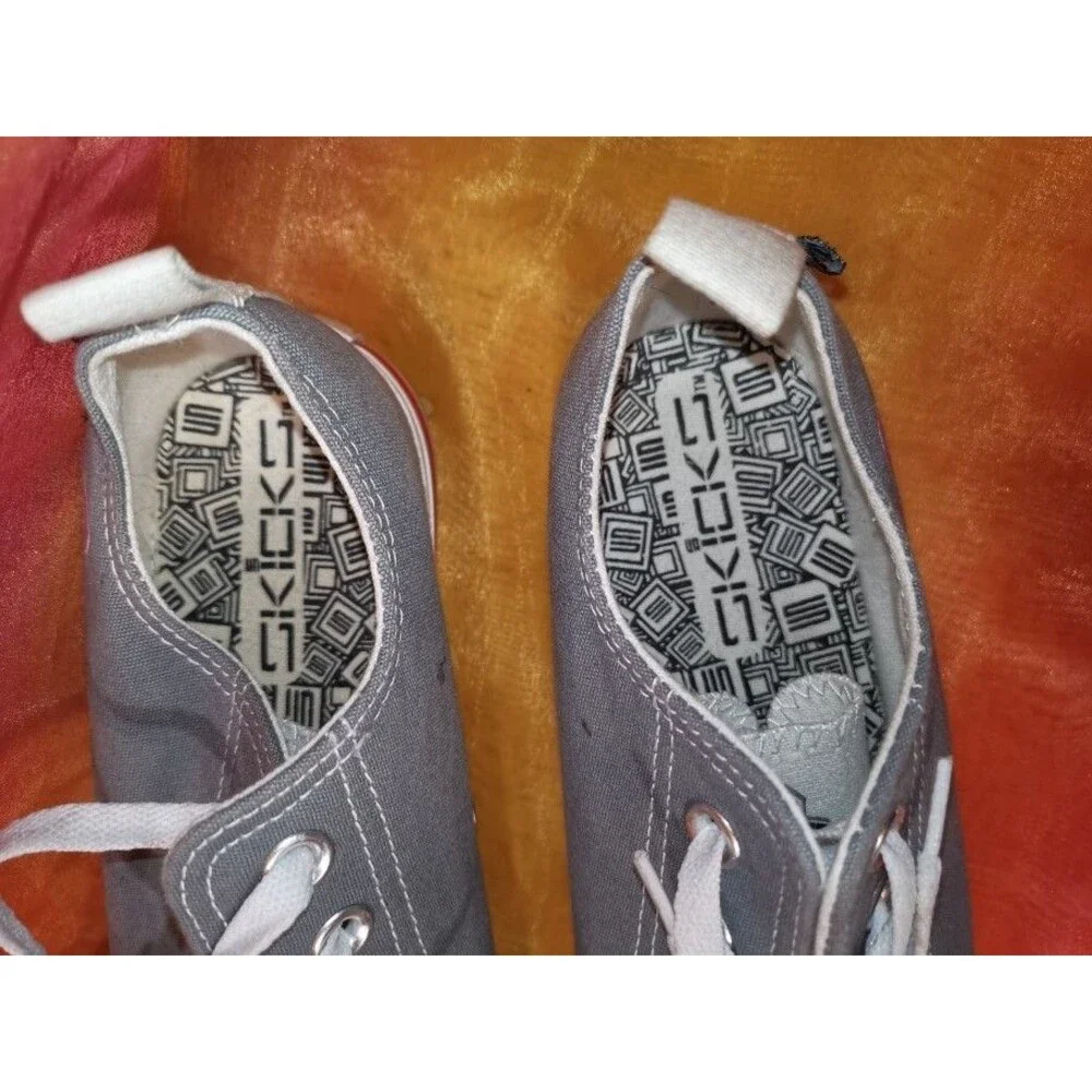 SKICKS Ohio State Low Top Gray Canvas Sneakers Men’s 7 Women’s 9